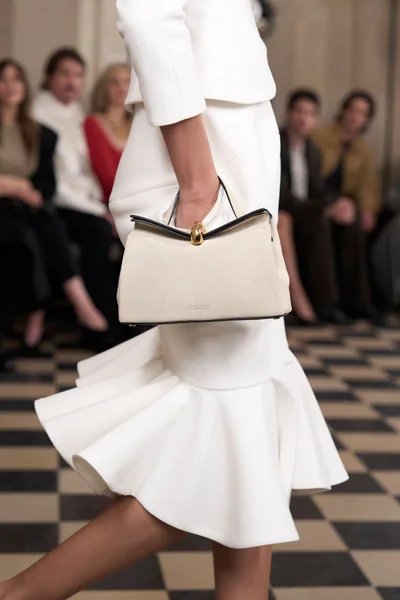 Look 1
